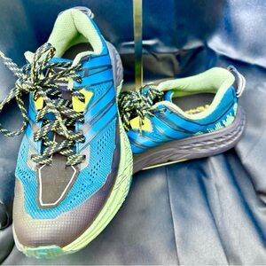Hoka One One Speedgoat 3 Teal and Navy Shoes-Size 6